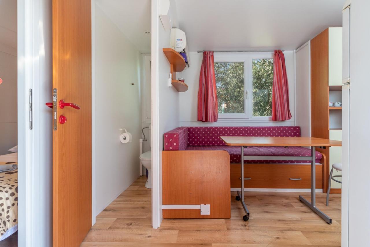 'Olive Grove' Camping House-Near The Beach Divulje Exterior foto